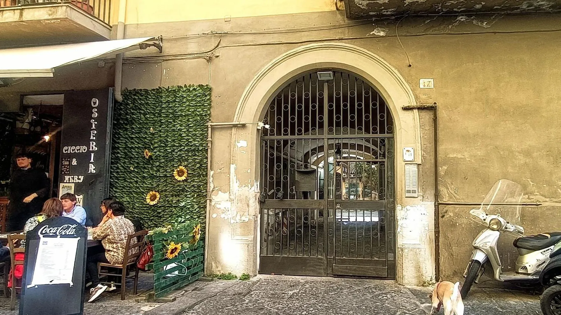 Guest house Famme Sta Cuiete 2 Hotel Naples