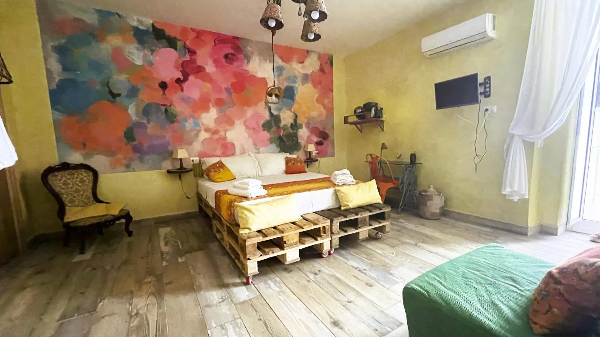 Famme Sta Cuiete 2 Hotel Naples 0*,  Italy