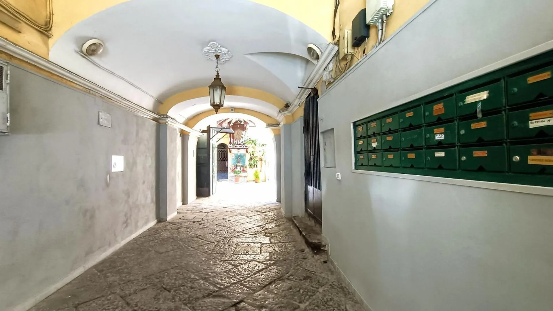 Famme Sta Cuiete 2 Hotel Naples Guest house